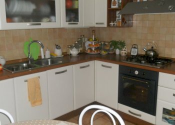 DSCN5805.jpg - Casa semi indipendente Via Caffaggiola 37, Luni - foto 27