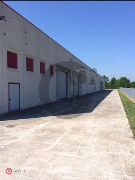 d83d7d67072919e1b36e50515962566b.jpg - Locale Commerciale Via Santarcangiolese, Santarcangelo di Romagna - foto 1