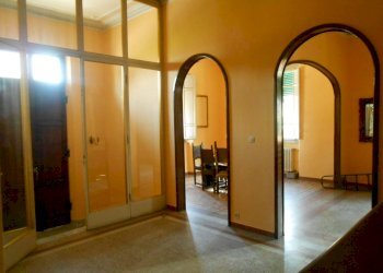 DSCN9895.JPG - Villa Viale Guglielmo Marconi, Lucca - foto 1