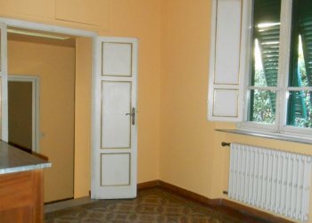 DSCN9899.JPG - Villa Viale Guglielmo Marconi, Lucca - foto 5