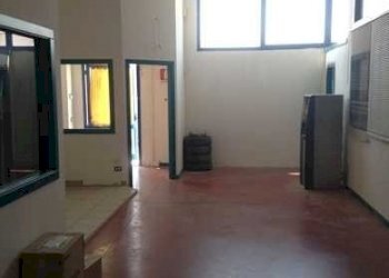 440114-shzbj317.jpg - Locale Commerciale Via Fonda, Capannori - foto 4