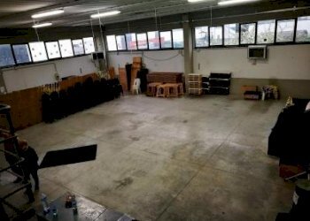 20170322120611-2.jpg - Locale Commerciale Via Fonda, Capannori - foto 11