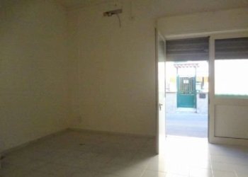 308915.jpg - Locale Commerciale Viale G. Puccini, Lucca - foto 1