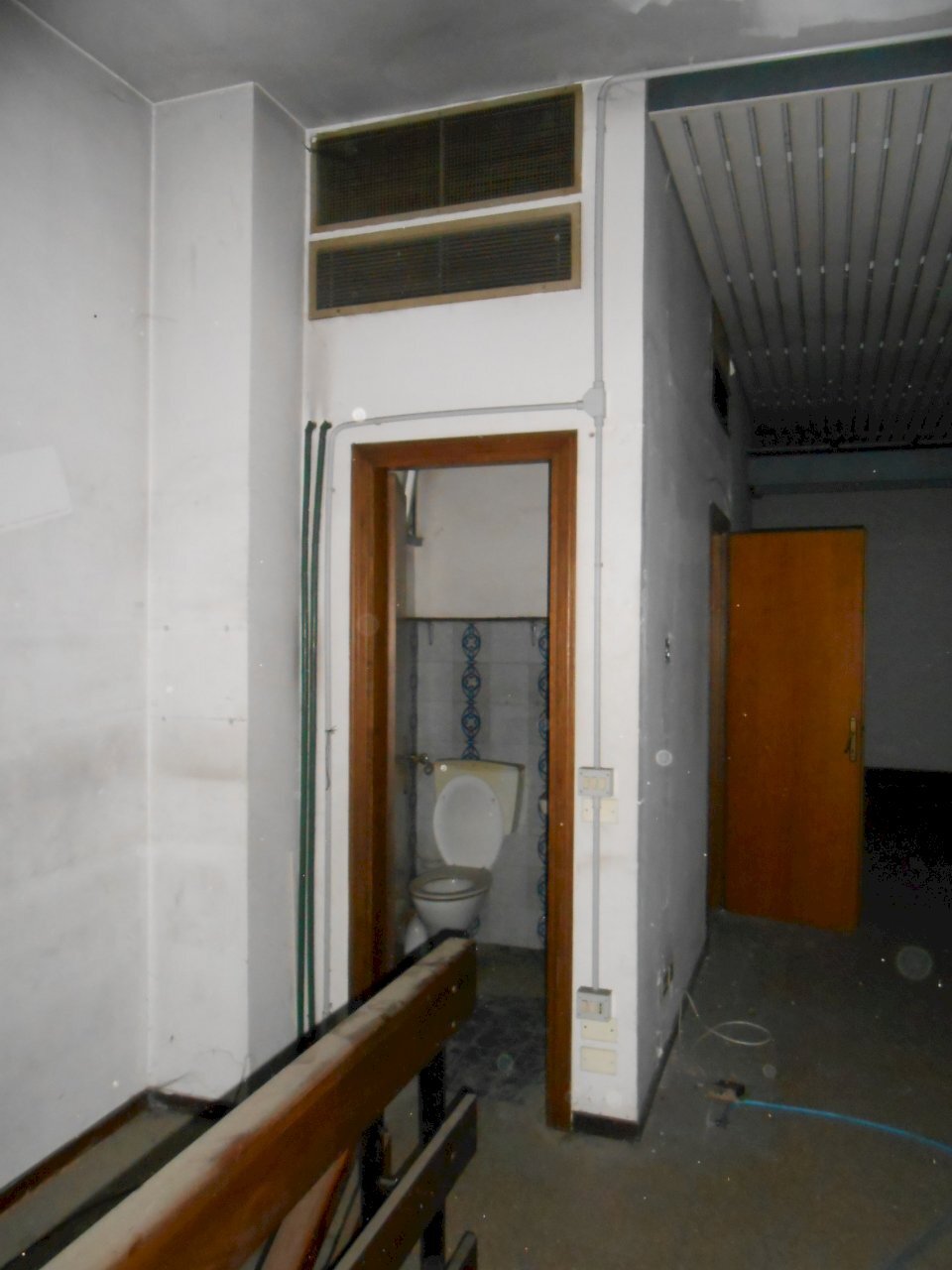 DSCN9543.JPG - Locale Commerciale Via Augusto Passaglia, Lucca - foto 2