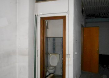 DSCN9543.JPG - Locale Commerciale Via Augusto Passaglia, Lucca - foto 2