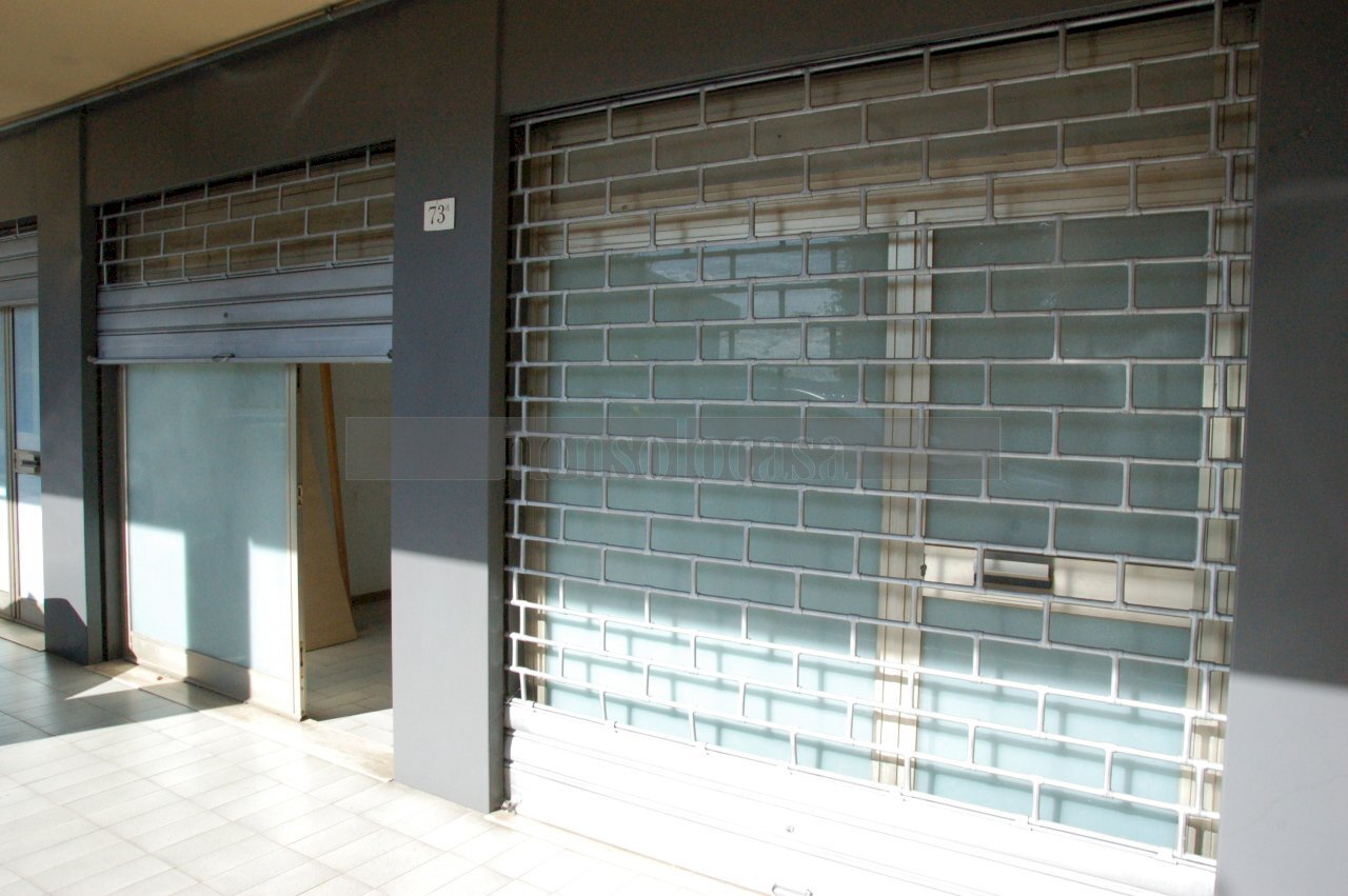 VETRINE - Commercial Premises Via Pieve di Campo 39A, Perugia - photo 1