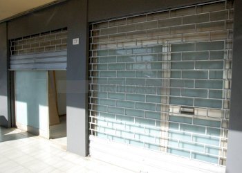 VETRINE - Locale Commerciale Via Pieve di Campo 39A, Perugia - foto 1