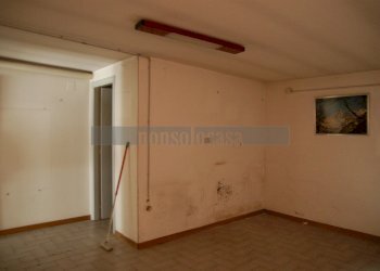 VANO LABORATORIO - Locale Commerciale Via Pieve di Campo 39A, Perugia - foto 7