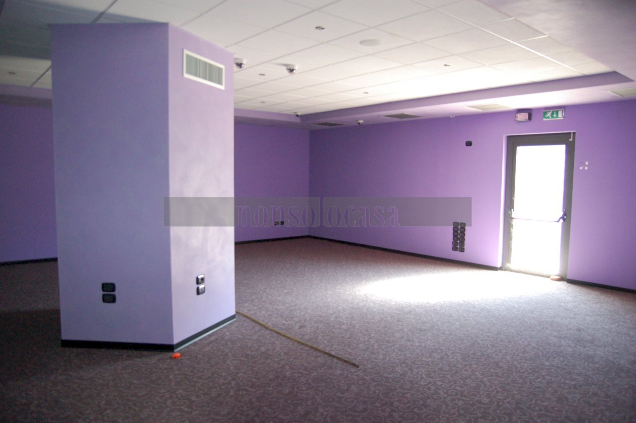 INTERNO - Locale Commerciale Via Tiberina Sud, Deruta - foto 3