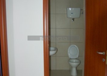 SERVIZIO - Locale Commerciale Via Tiberina Sud, Deruta - foto 11