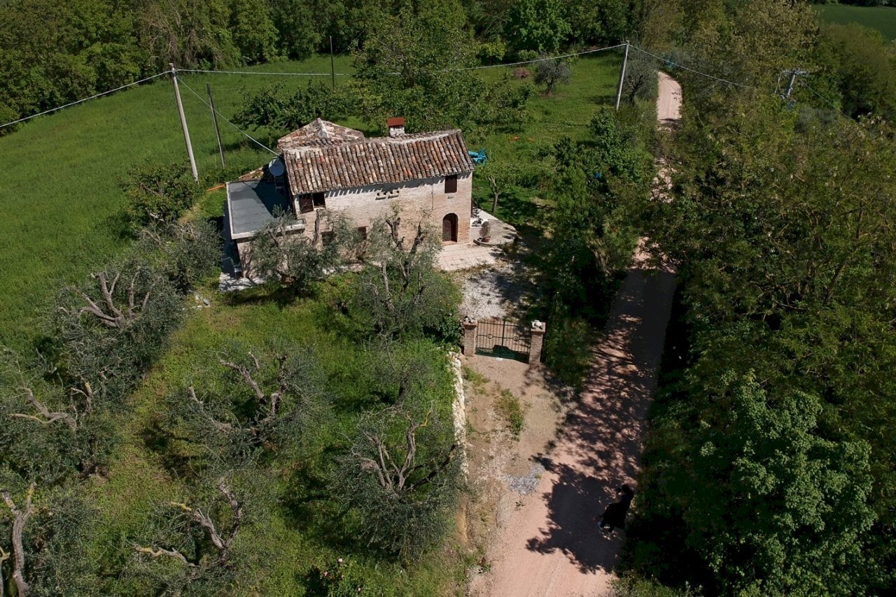 01 MONSAMPIETRO MORICO - Casa rurale in pietra e m - Rustic Monsampietro Morico - photo 2
