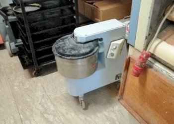 impastatrice a spirale da 15 Kg - Panificio - Pastificio San Benedetto del Tronto - foto 4