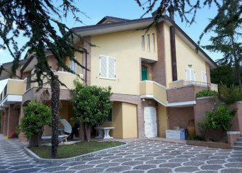 20170717_102137 (800x600).jpg - Casa indipendente Castorano - foto 6