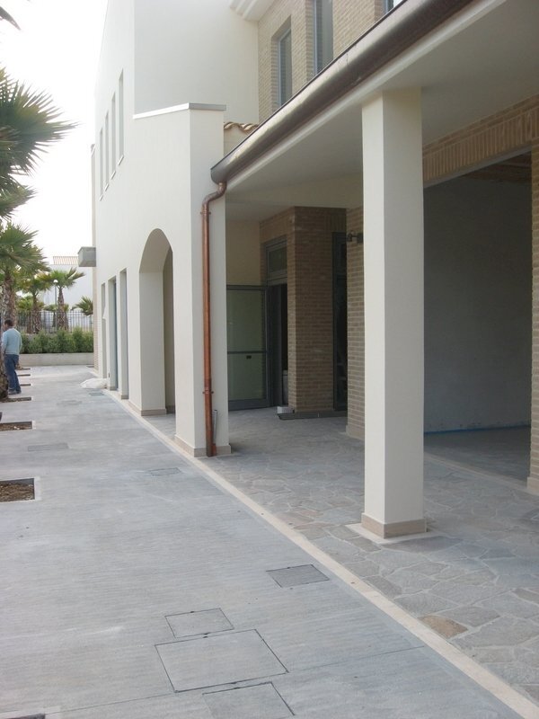 ingresso e portico.JPG - Commercial Premises valtesino, Ripatransone - photo 3