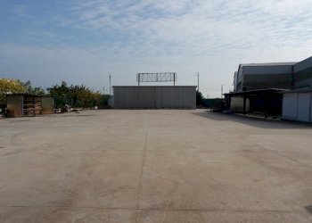 10273910 (800x533).jpg - Locale Commerciale statale 16, San Benedetto del Tronto - foto 4