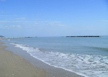 01 CUPRA MARITTIMA-AVVIATO STABILIMENTO BALNEARjpg - Stabilimento balneare Cupra Marittima - foto 2