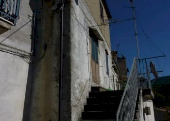 Entrance stairs - Casa indipendente San Fele - foto 1