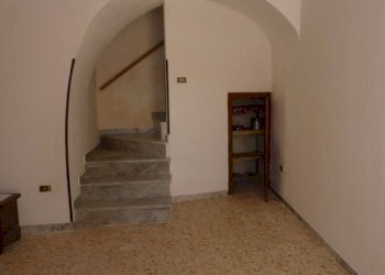 Staircase to top floor - Casa indipendente San Fele - foto 7