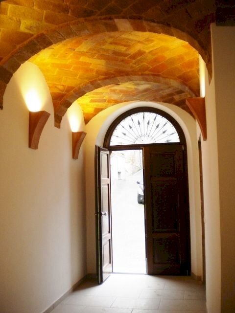 ingresso palazzo Del borgo (480x640).jpg - Appartamento Corropoli - foto 2