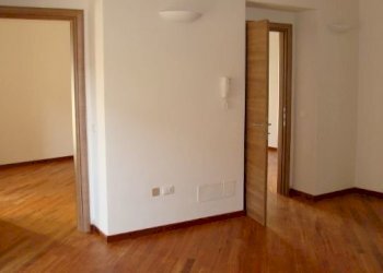 sala pranzo con vista camera 2 (640x360).jpg - Appartamento Corropoli - foto 6