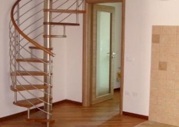 2 scala su cucina-pranzo (360x640).jpg - Appartamento Corropoli - foto 12