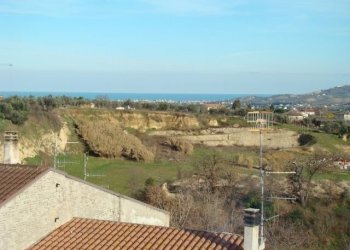 Vista mare lato EST (640x480).jpg - Appartamento Corropoli - foto 20