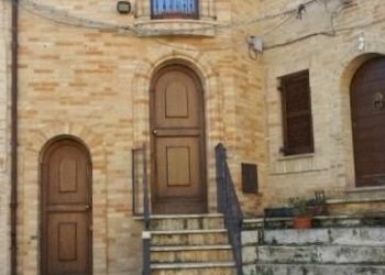 20121002_095656 (384x640).jpg - Villa Acquaviva Picena - foto 16