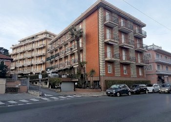 facciata - Trilocale via Leonardo da Vinci, Alassio - foto 17