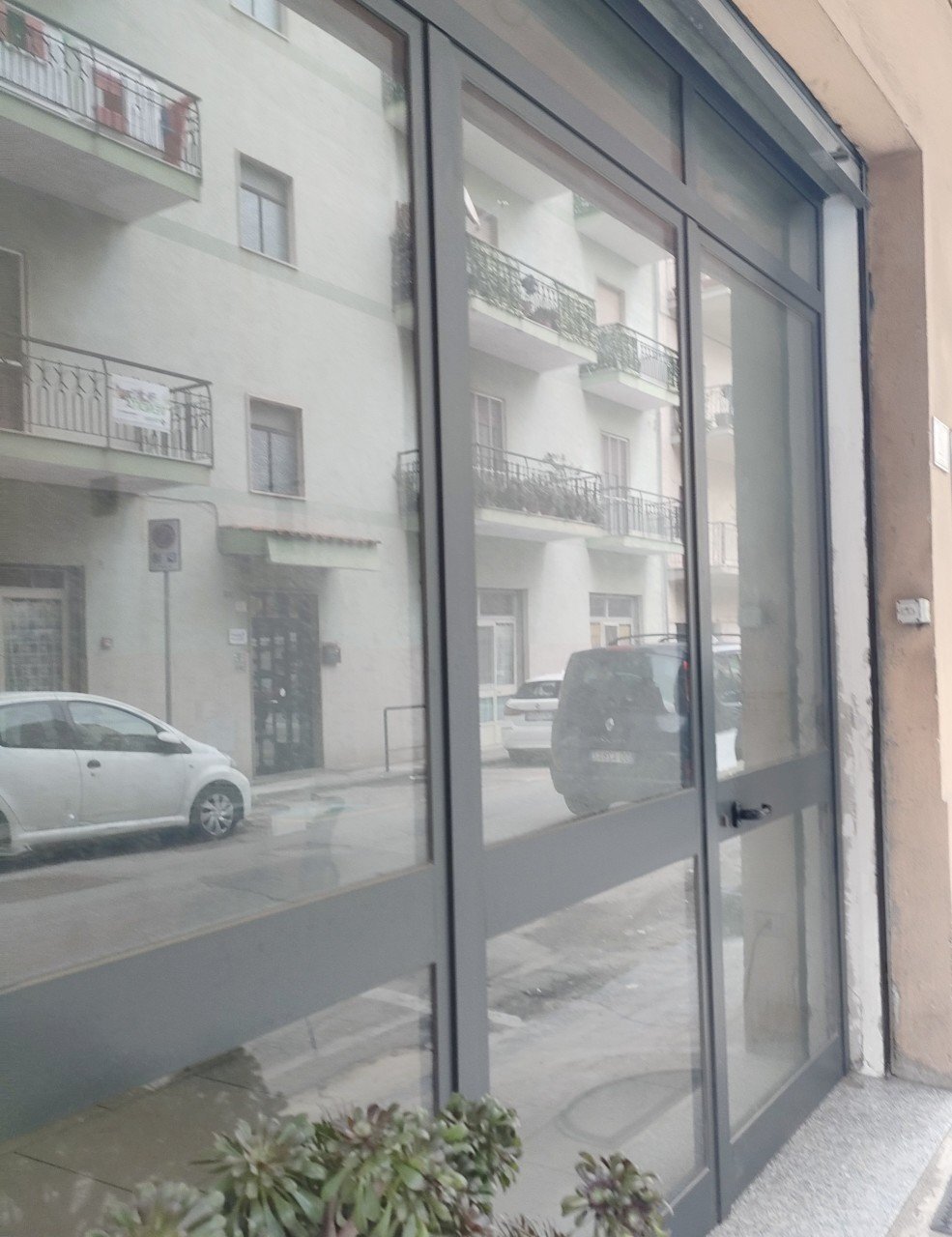 IMG20250401102915.jpg - Magazzino Viale Aldo Moro Trav. Neri R.C., Reggio di Calabria - foto 2