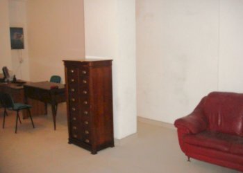 DSC04480.JPG - Magazzino Viale Aldo Moro Trav. Neri R.C., Reggio di Calabria - foto 5