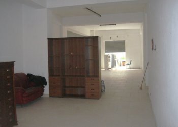 DSC04482.JPG - Magazzino Viale Aldo Moro Trav. Neri R.C., Reggio di Calabria - foto 6