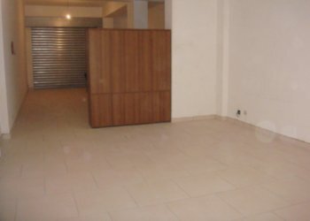 DSC04487.JPG - Magazzino Viale Aldo Moro Trav. Neri R.C., Reggio di Calabria - foto 10