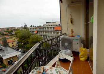 balcone con parziale vista mare - Appartamento Corso Genova 82, Ventimiglia - foto 7