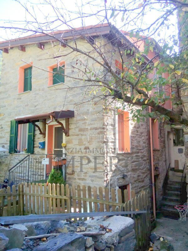 Casa indipendente Via IV Novembre, Pigna - foto 1