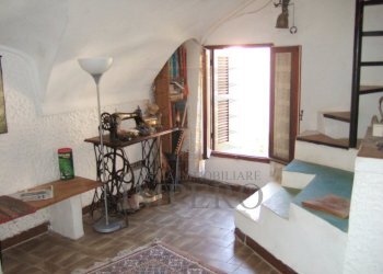 DSCF4340 (FILEminimizer).JPG - Quadrilocale frazione Serro, Ventimiglia - foto 13