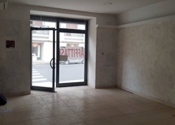 20190329_165958.jpg - Locale Commerciale Via Vittorio Veneto 76-941, Modica - foto 5