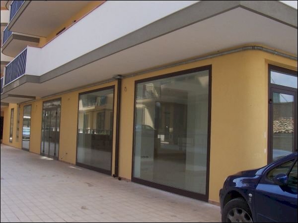 vista laterale - Locale Commerciale Modica - foto 1