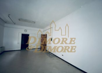 IMG_9876.jpg - Locale Commerciale Via Giuseppe Mazzini 95, Omegna - foto 2