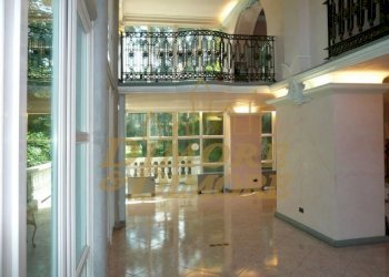 villa-d-epoca-a-luino-con-vista-lago-maggiore-32 - Villa Via Ciro Menotti 3, Luino - foto 3