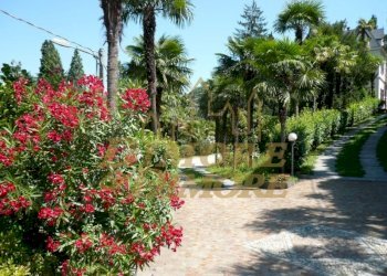 villa-d-epoca-a-luino-con-vista-lago-maggiore-07 - Villa Via Ciro Menotti 3, Luino - foto 25