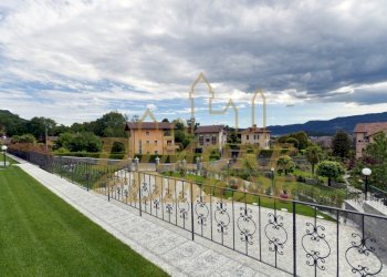 265c80a9-f83f-48e7-a0de-399684263961.JPG - Villa Verbania - foto 15