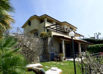 P1030600.JPG - Porzione di casa Sanremo - foto 5