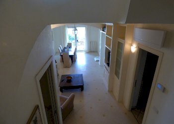 P1030587.JPG - Porzione di casa Sanremo - foto 8