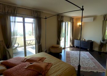 P1030579.JPG - Porzione di casa Sanremo - foto 10