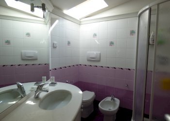 P1030573.JPG - Porzione di casa Sanremo - foto 17