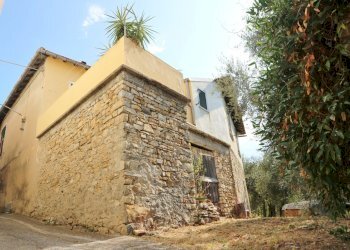 IMG_6674.JPG - Casale Via Ughi 12, Diano San Pietro - foto 1