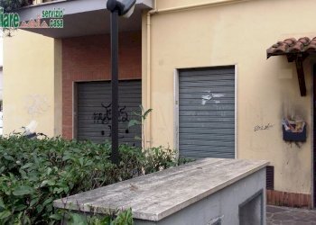 facciata - Locale Commerciale Via Guerrino Libertucci, Tivoli - foto 3