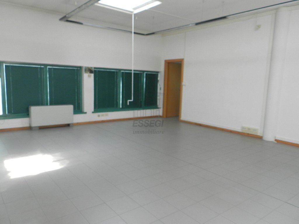 DSCN1369.JPG - Ufficio Via Salicchi, Lucca - foto 3