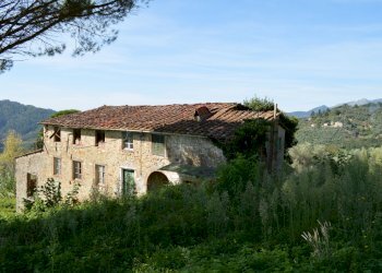 torre 003.JPG - Casale Via della Maulina 720, Lucca - foto 3