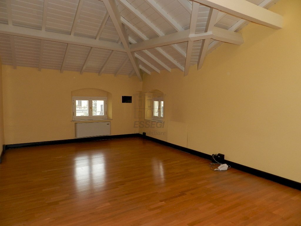 DSCN9872.JPG - Ufficio Via Nazario Sauro 87, Lucca - foto 3